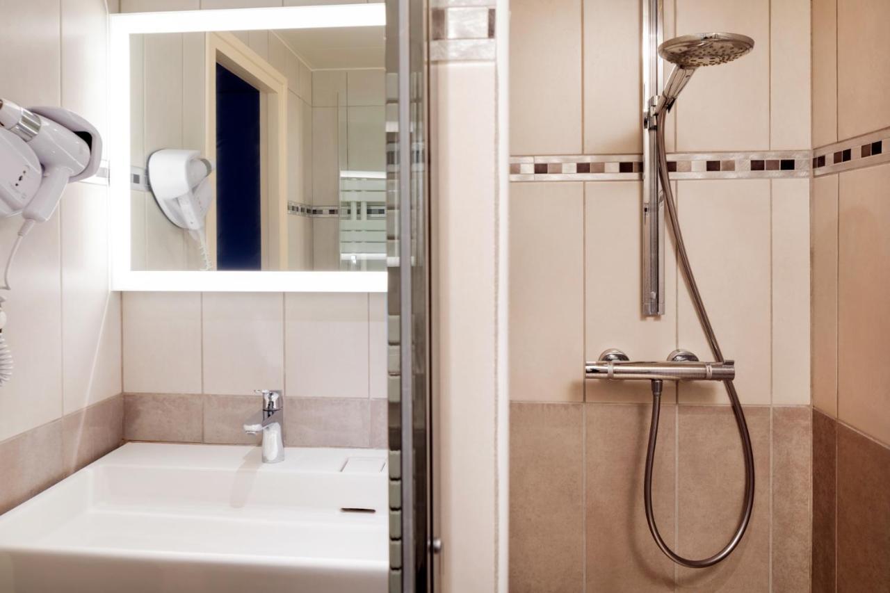 Hotel Du Commerce Spa Сен-Годан Екстер'єр фото